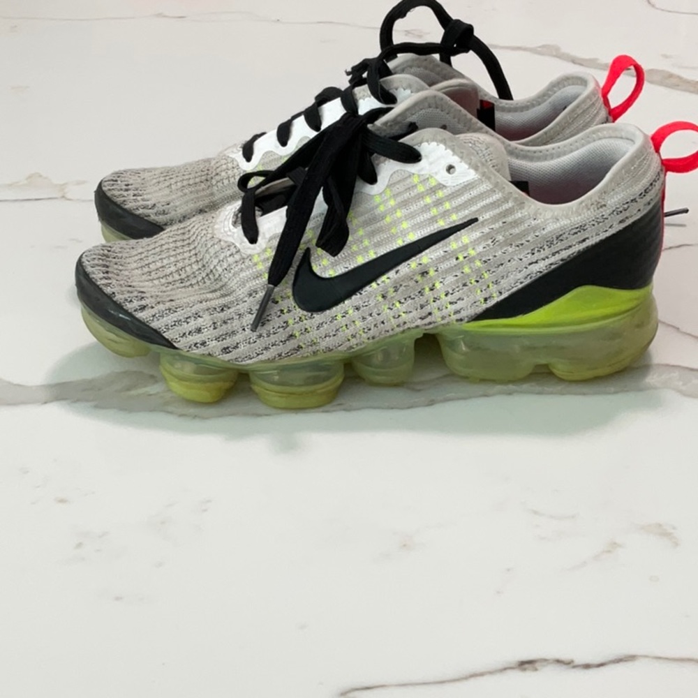 Nike Air vm-fk-3 shoes for boys.